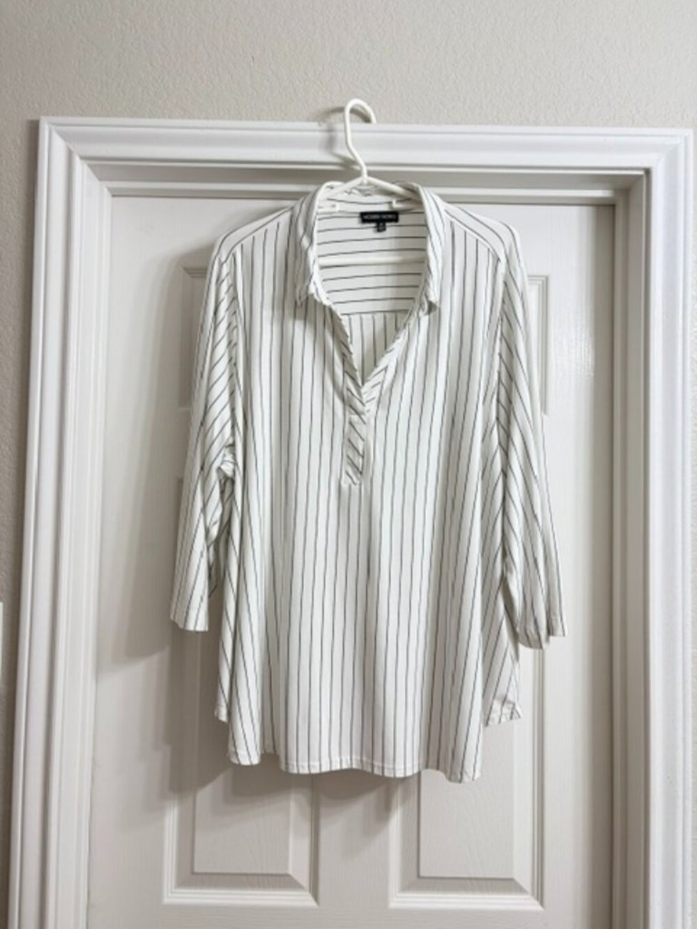 Modern Works Brand Women's White and Black Striped Blouse, Size 2X